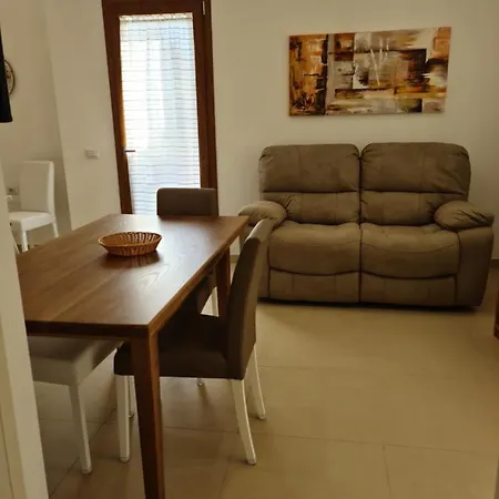 Philip Apartment *